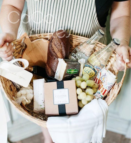 Cocostyles bespoke blank rustic oval rattan woven basket with handle for lawn wedding gift box and home decoration