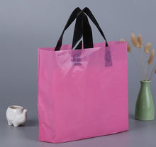 Load image into Gallery viewer, printed plastic packing shopping bags with handle,customized garment/clothing/gift packaging bag custom logo SN1318